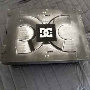 Men's DC Court Graffik